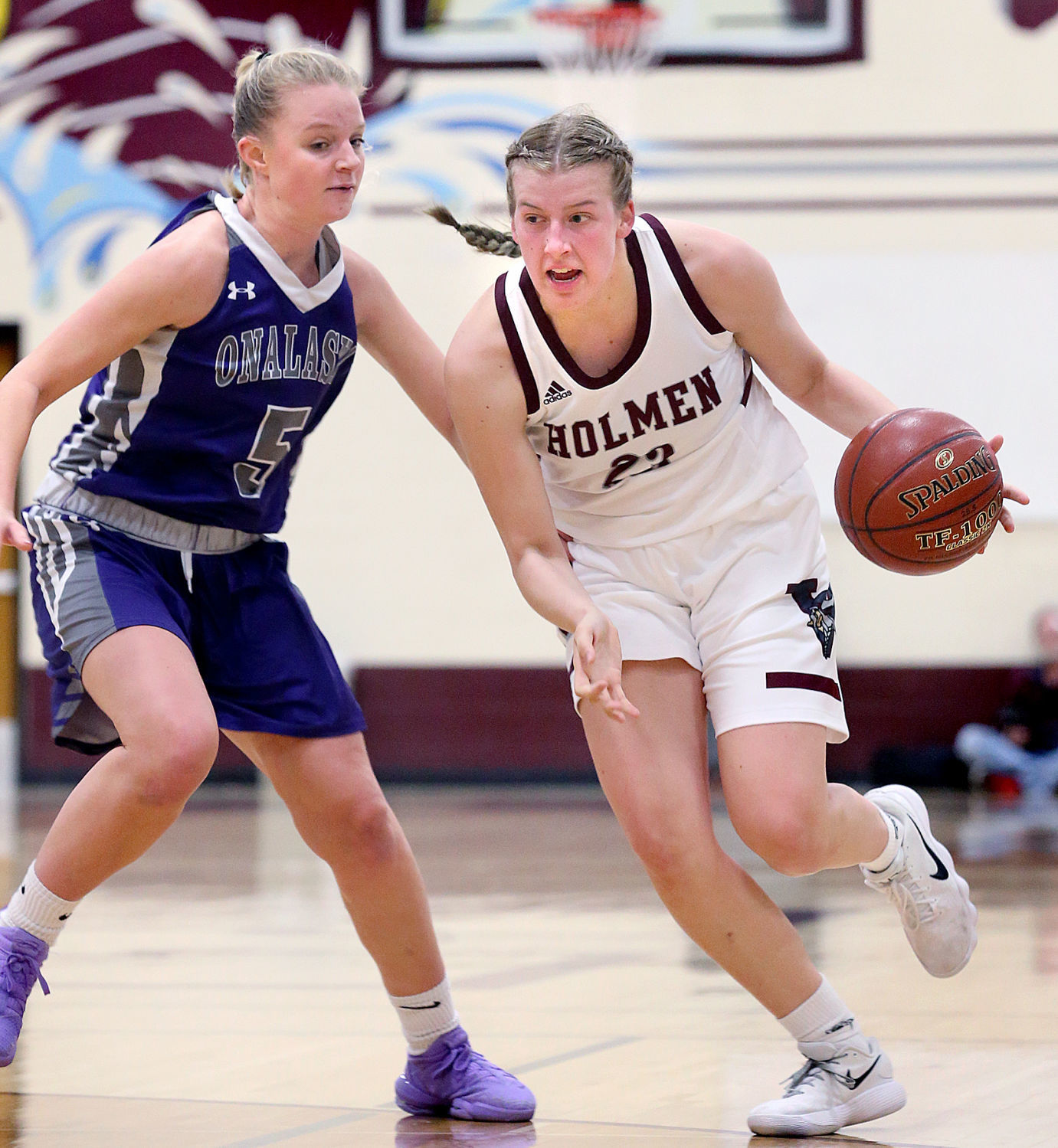 December 17: Onalaska vs. Holmen